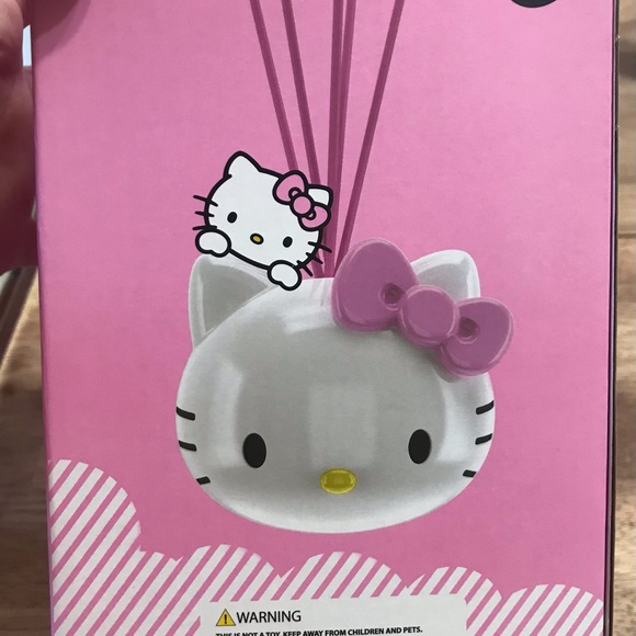 Hello Kitty Ceramic Reed Diffuser - Picture 2 of 5